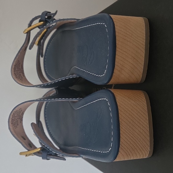 JCrew Women's Double Strap Blue Leather Clog Sandals Size 9.5 Used Once - Picture 4 of 6